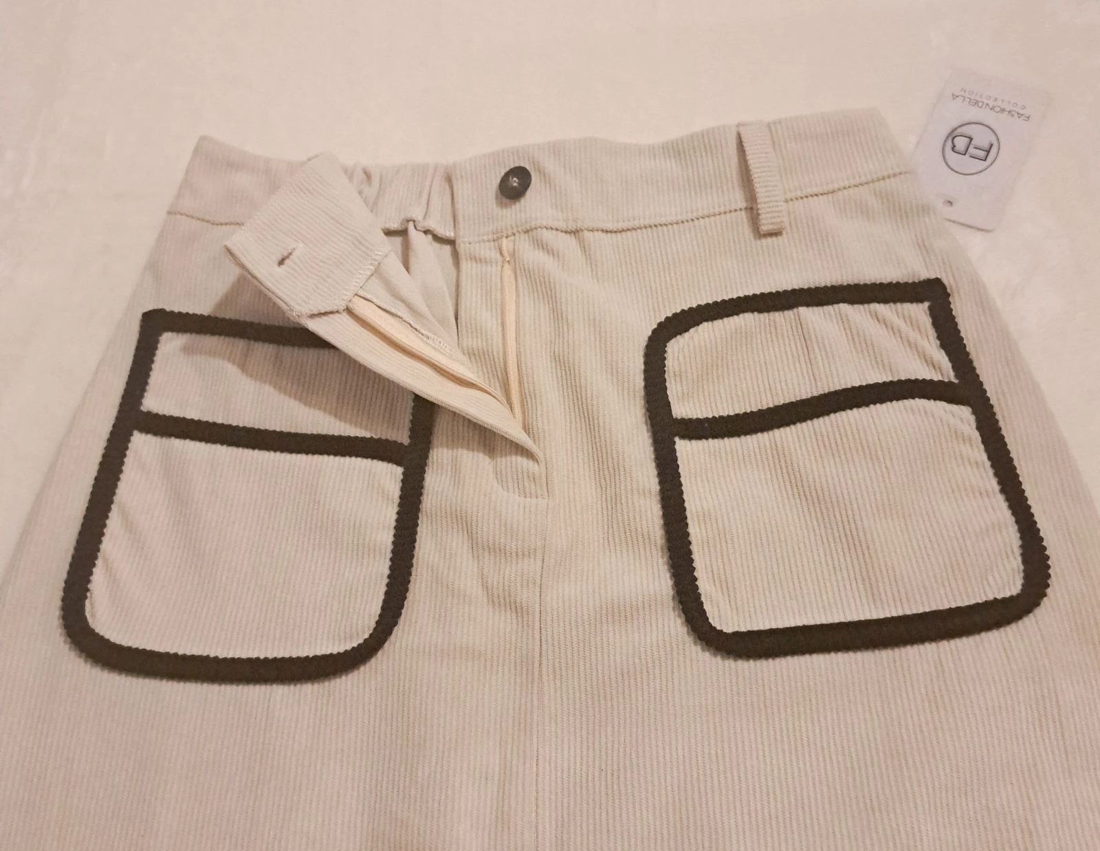 Chic Neutral Midi Cord Skirt • Elastic Waist Comfort • TU • Vintage Style • Fall Essential – photo 2